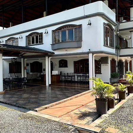 Posada Real Puyo Buitenkant foto